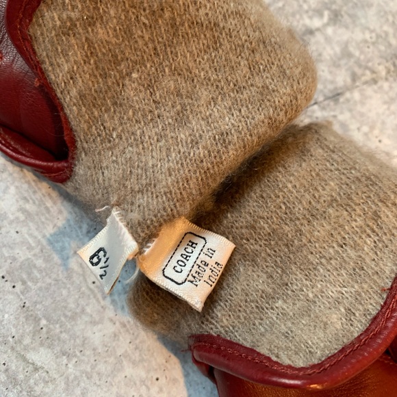 Vintage Coach Cashmere lined Signature leather gloves wine color size 6.5 small - Picture 2 of 8